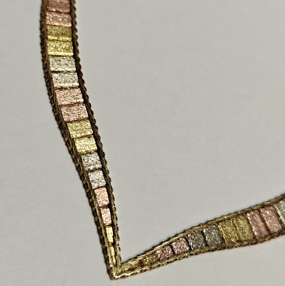 Vintage 14K Gold Italy Tri-Color Tone V Necklace